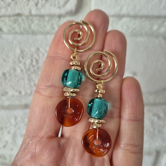 Spiral Turkuaz Kahverengi Boncuklu Küpe - Görsel 3
